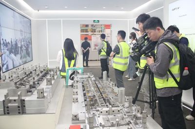 60余名央媒市媒記者探訪嘉定，聚焦“嘉定智造”人工智能應用軟件開發新圖景