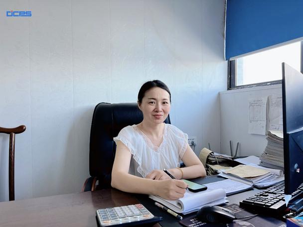 入行僅三年,這位"女強人"一人撐起了整個紙箱廠